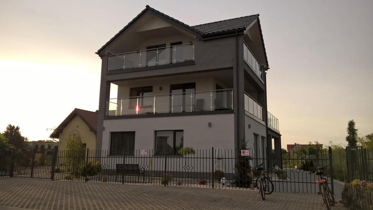 Willa Dobrylko II -Apartamenty Rewa Luaran gambar