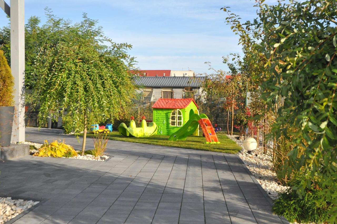 Willa Dobrylko II -Apartamenty Rewa Luaran gambar